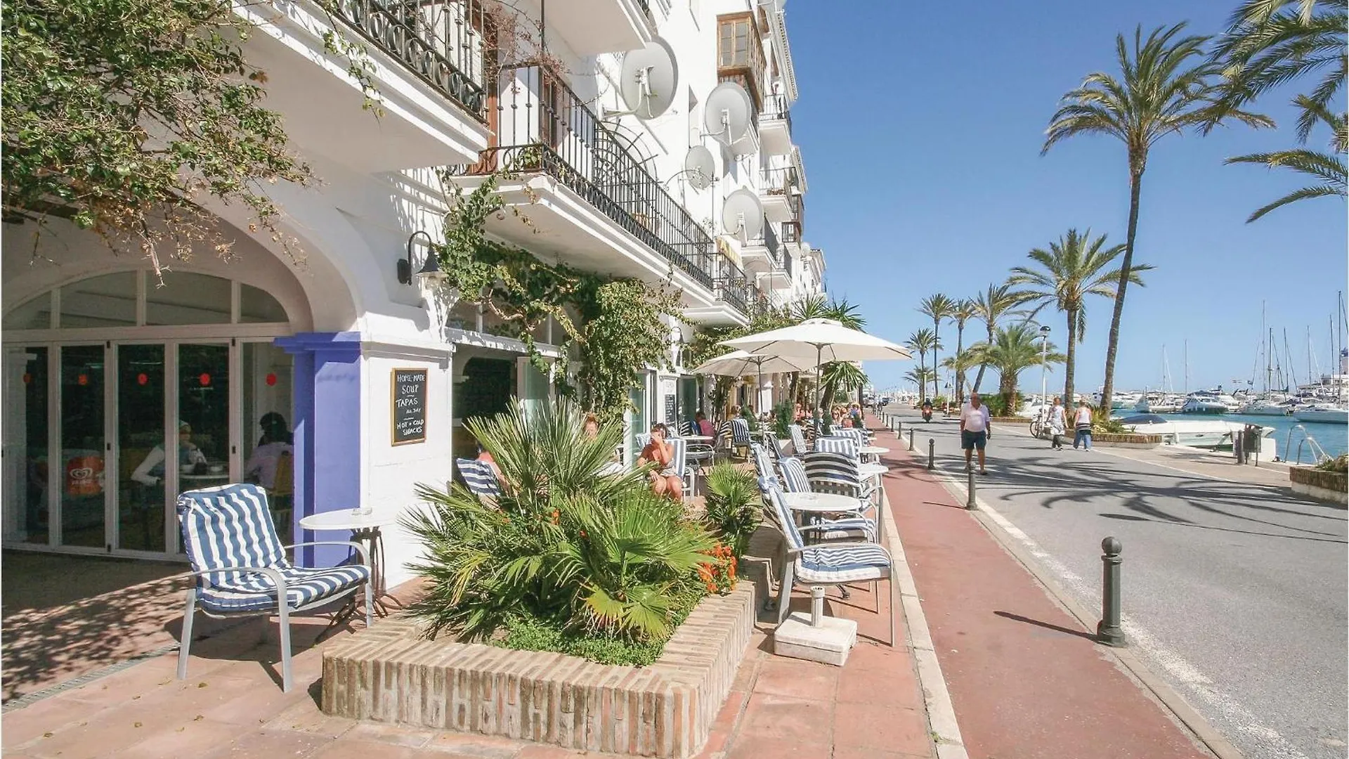 2 Bedroom Gorgeous Apartment In Manilva